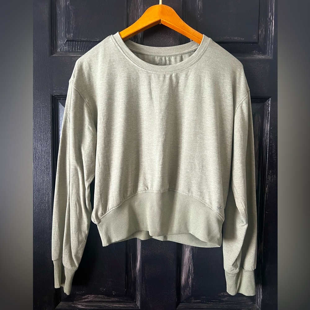Freely cropped yoga top Large